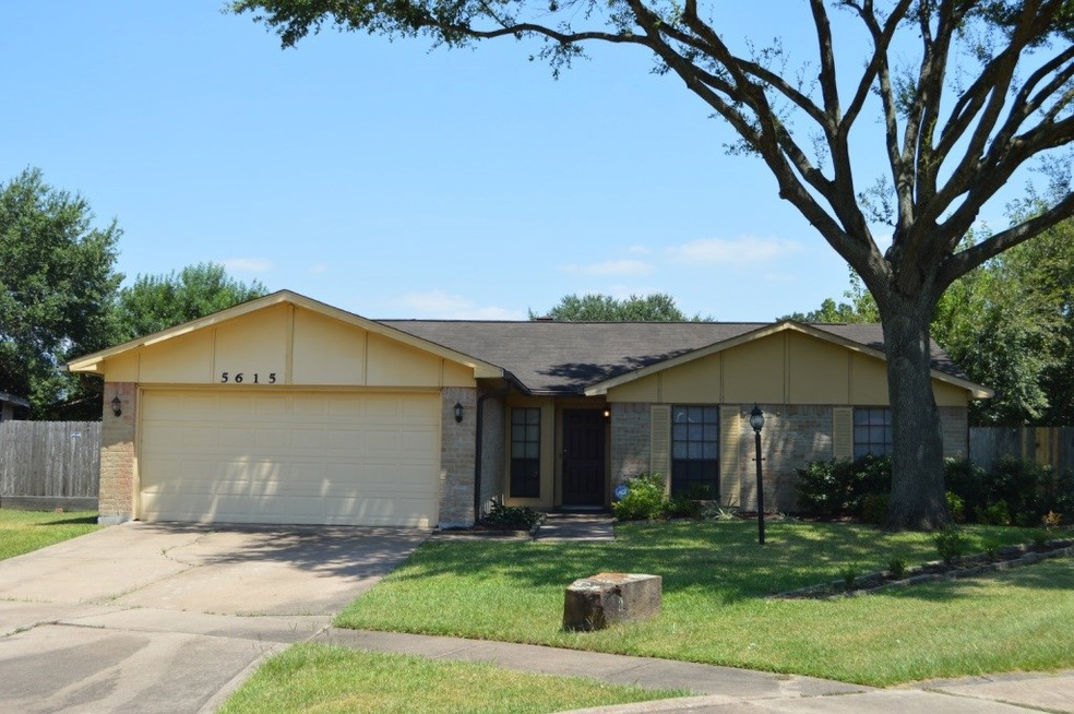 5615 W Ridgecreek Cir, Houston, TX 77053 - photo 1