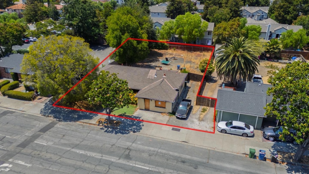 Sold $930,000 • Co-Listing Agent