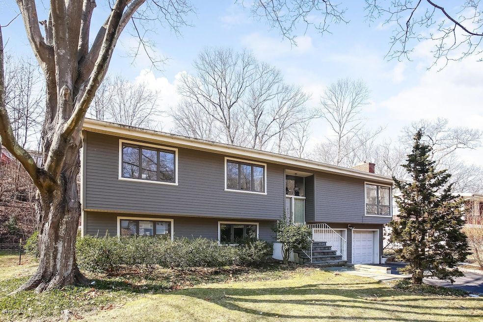 65 Florence Rd, Riverside, CT 06878 - photo 1