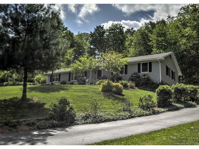 614 E Slope Dr, Orange, CT 06477 - photo 1