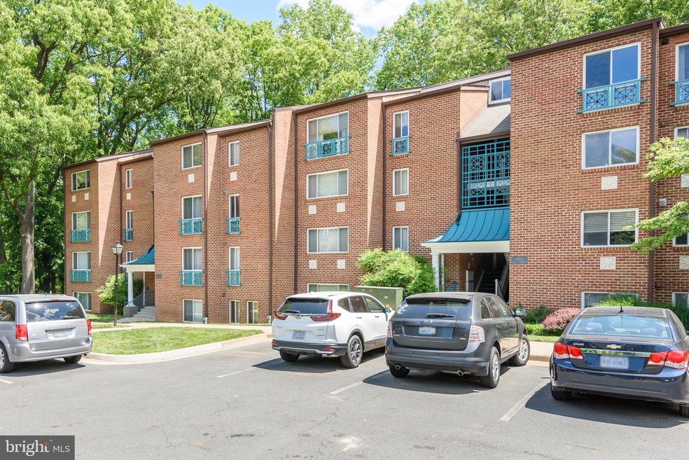 11800 Breton Ct unit 11B, Reston, VA 20191 - photo 1