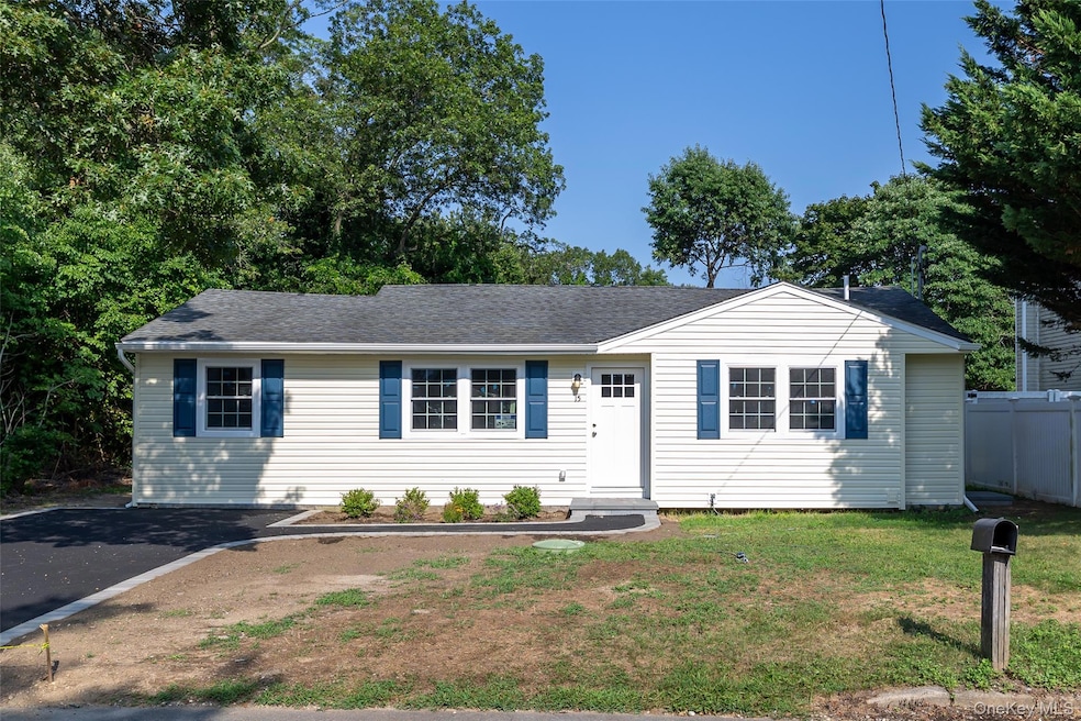 15 Maple St, Wyandanch, NY 11798 - photo 1