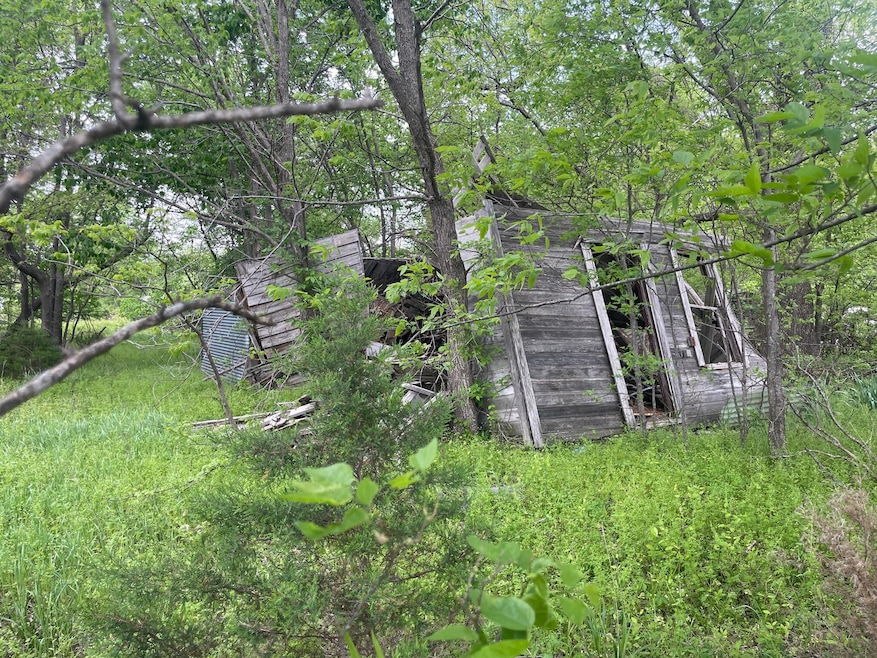 304 Flood Ave, Strang, OK 74367 - photo 1