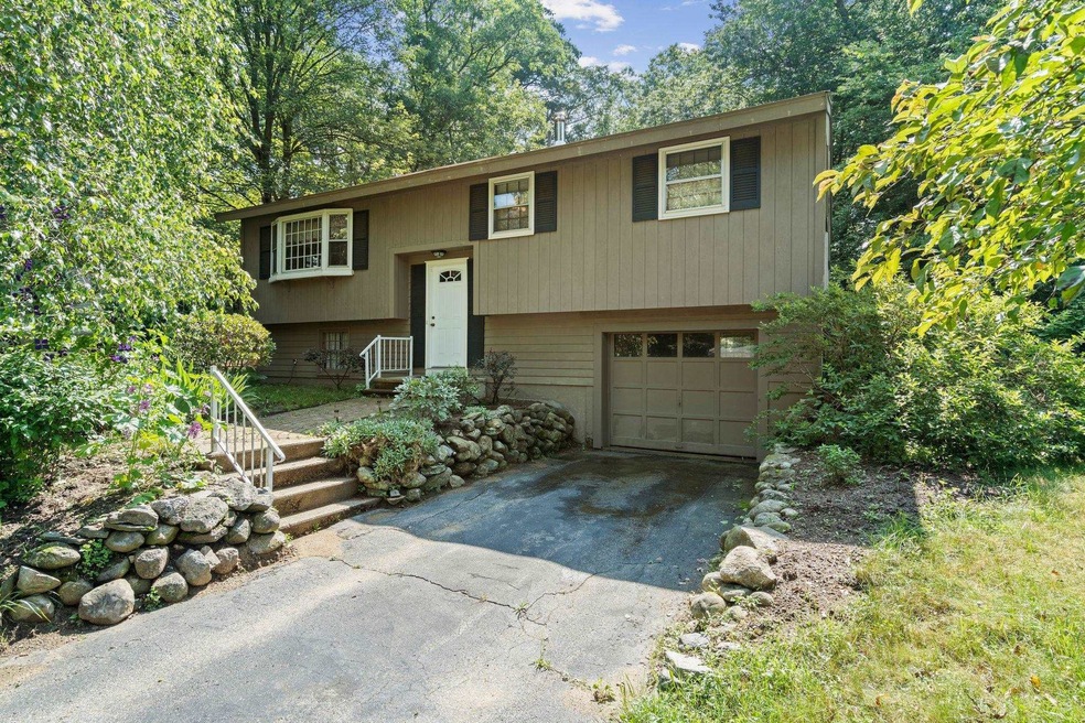 7 Bradford Dr, Merrimack, NH 03054 - photo 1