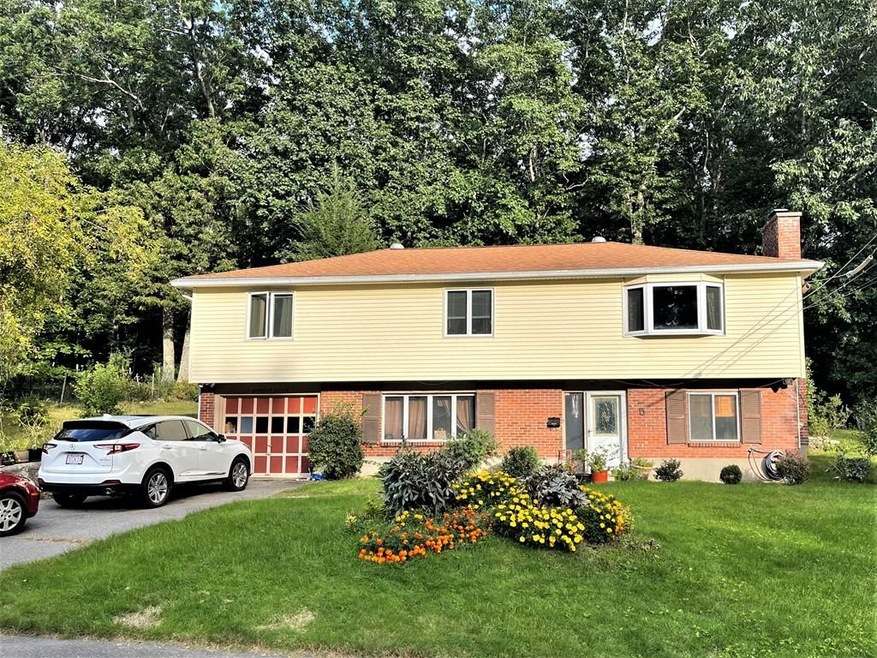 5 Laurie Ln, Framingham, MA 01701 - photo 1