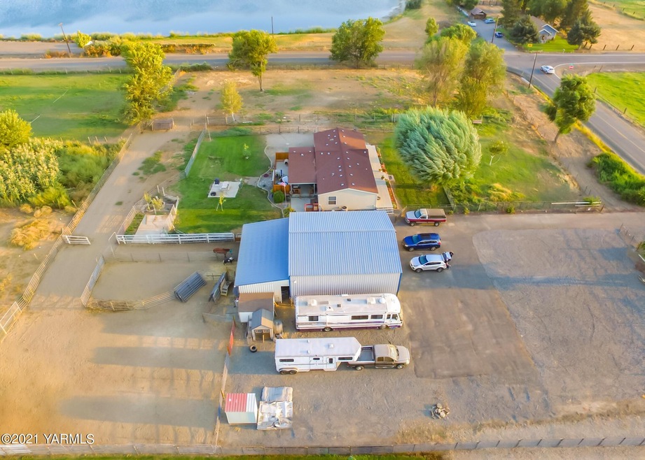 551 Buena Loop Rd, Zillah