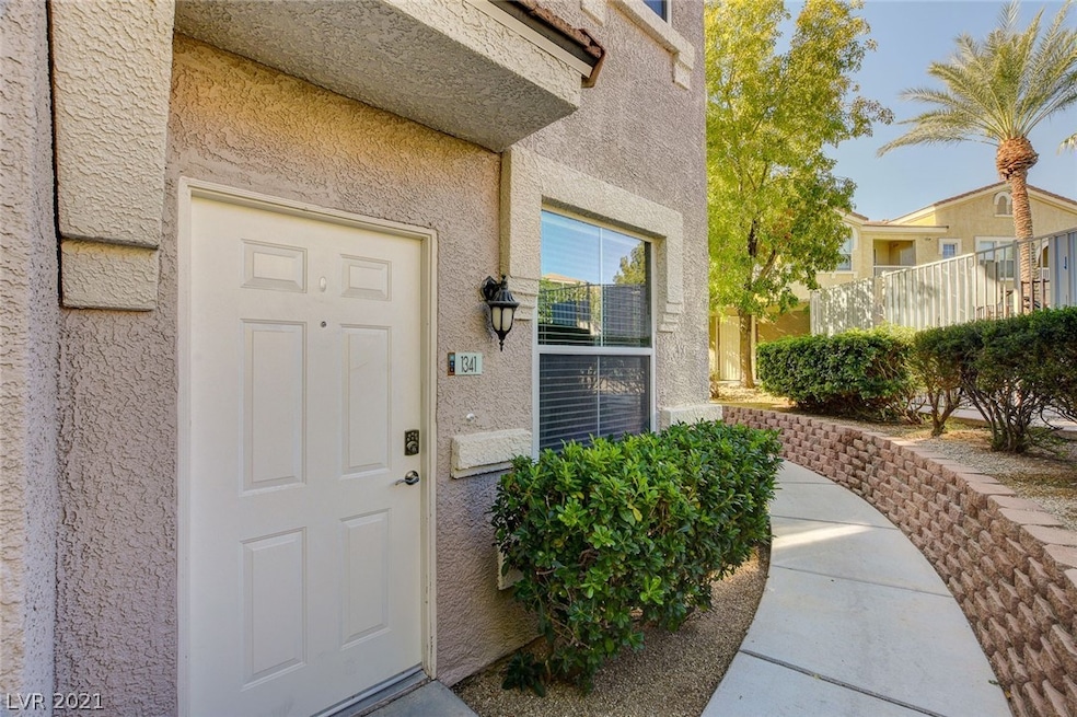 Front entrance - pool is right on the other side o