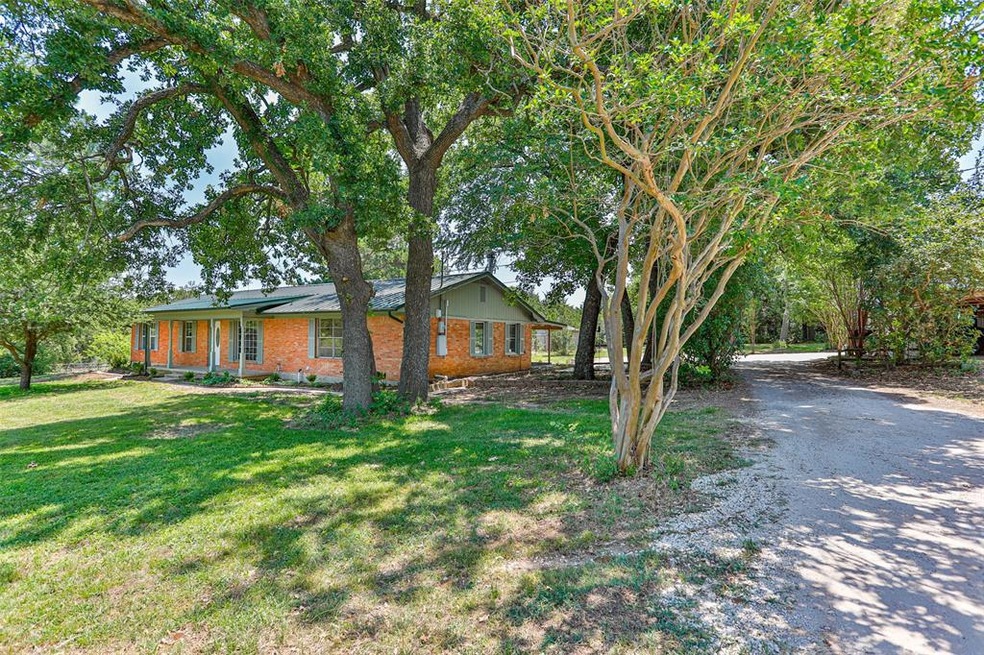 718 Anderson Rd, Whitesboro, TX 76273 - photo 1