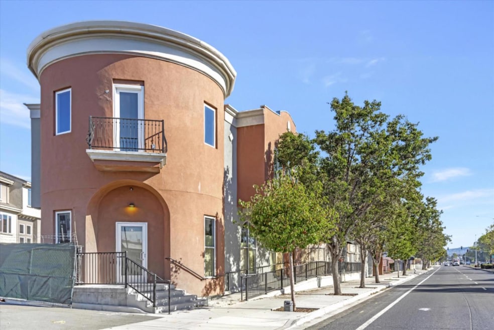 823 W A St unit 2, Hayward, CA 94541 - photo 1