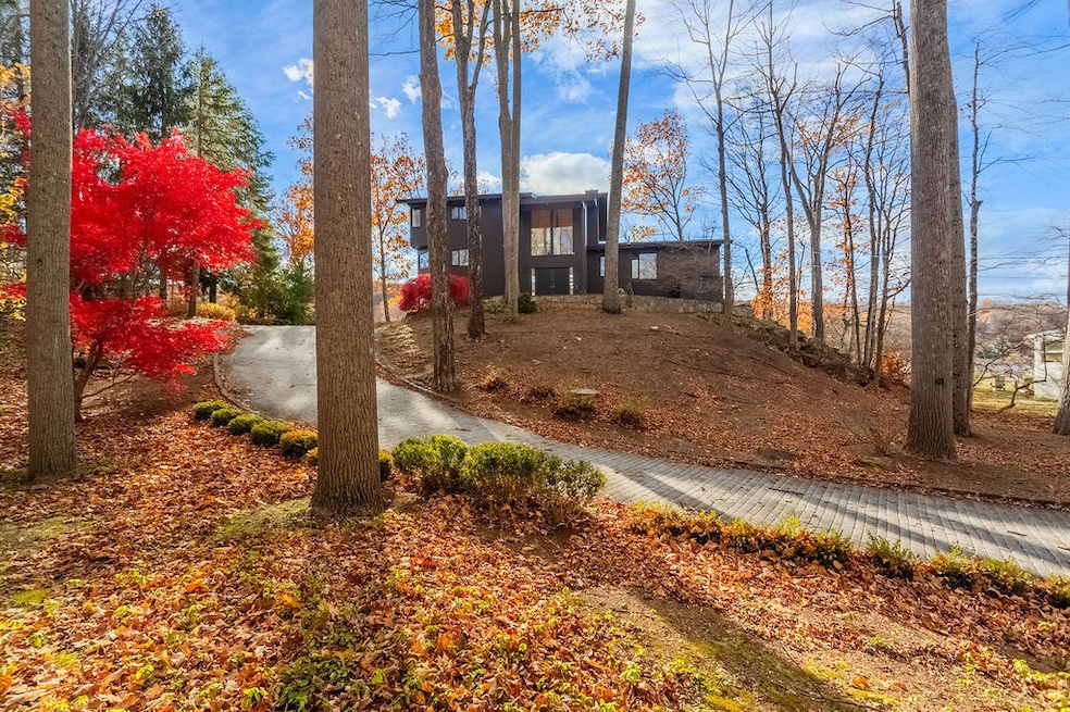 7 Craigmoor Rd S, Ridgefield, CT 06877 - photo 1