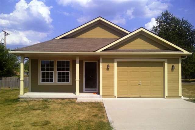 427 Rachael Cir, Raymore, MO 64083 - photo 1