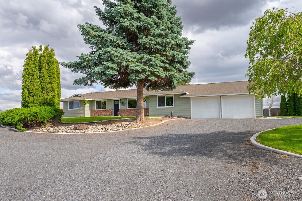 Pending $699,000