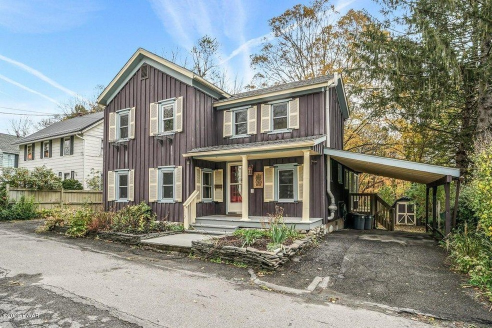 112 Mott St, Milford, PA 18337 - photo 1