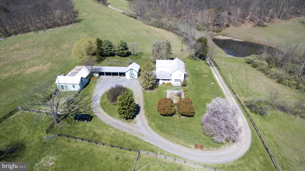 1236 N Timber Ridge Rd, Cross Junction, VA 22625 - photo 1