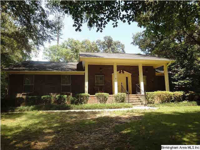 Full brick 5BR/3BA on 1+ acre lot!