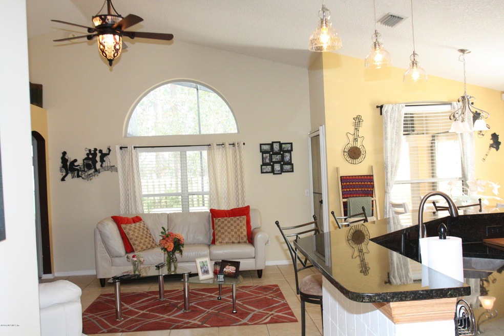 Kitchen / Living