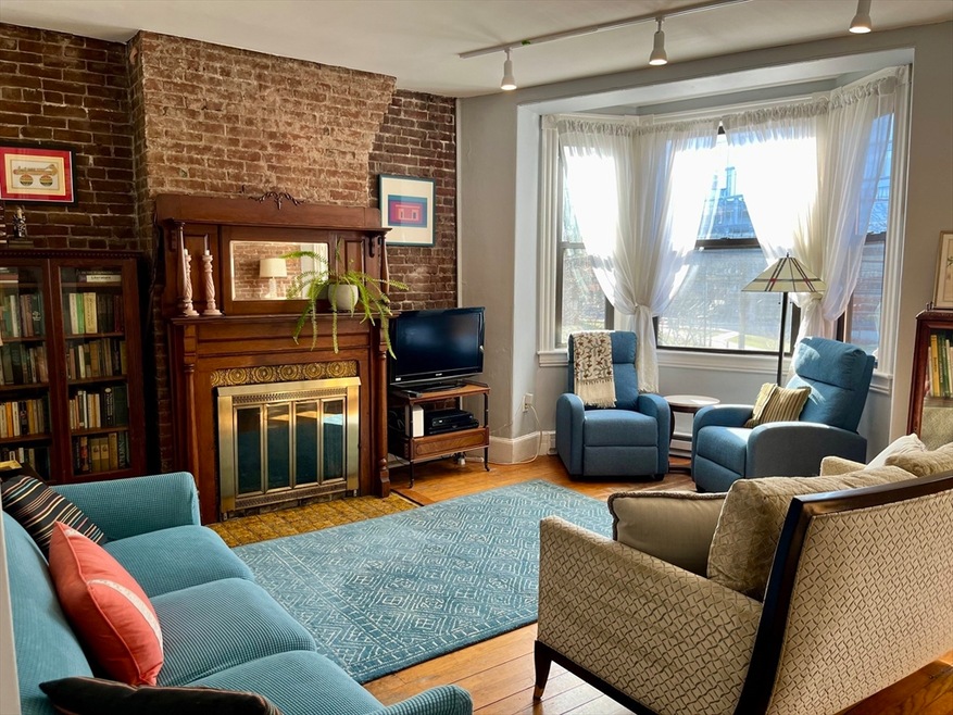 34 Station St unit 2, Brookline, MA 02445 - photo 1