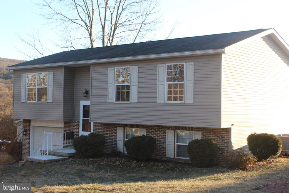 190 Lenker Dr, Williamstown, PA 17098 - photo 1