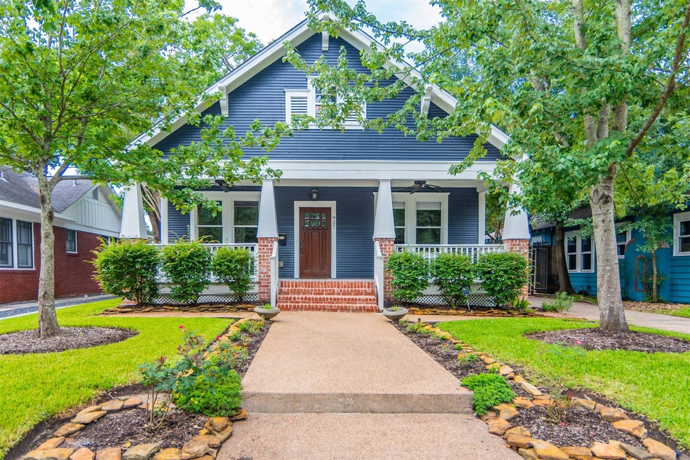 927 Pecore St, Houston, TX 77009 - photo 1