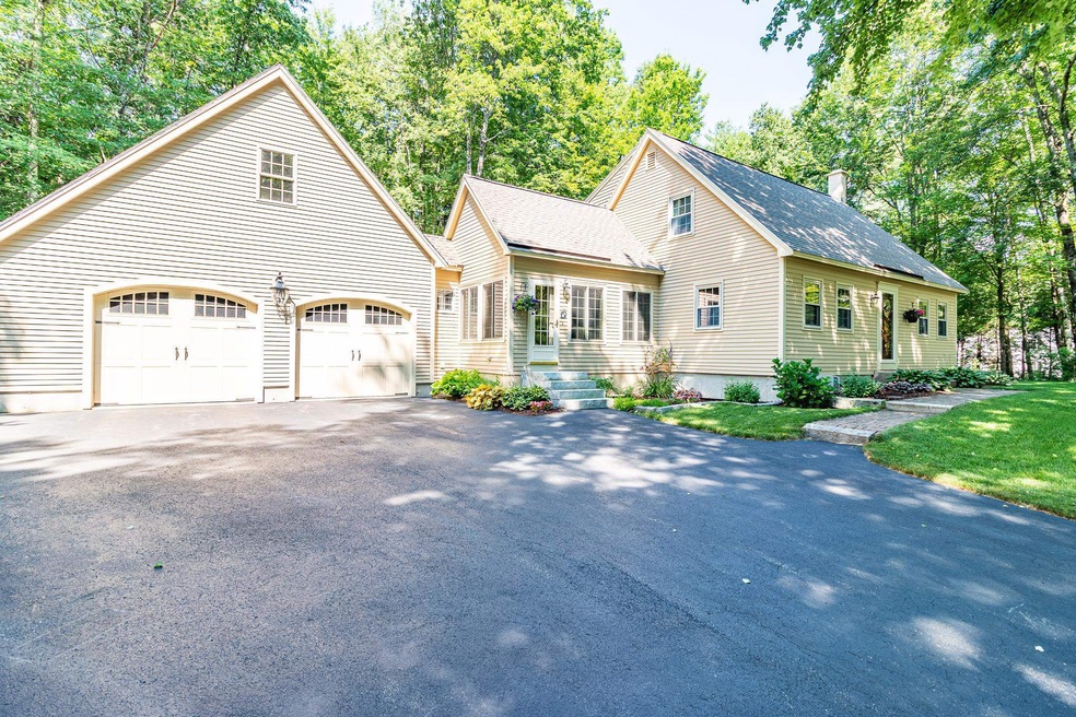 6 Tomahawk Dr, MerriMacK, NH 03054 - photo 1