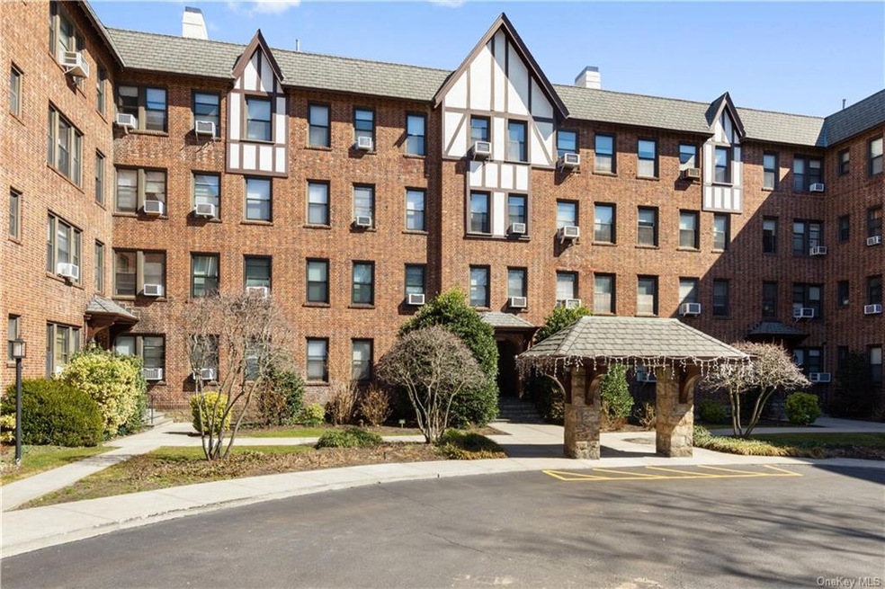 246 Bronxville Rd unit K2, Bronxville, NY 10708 - photo 1