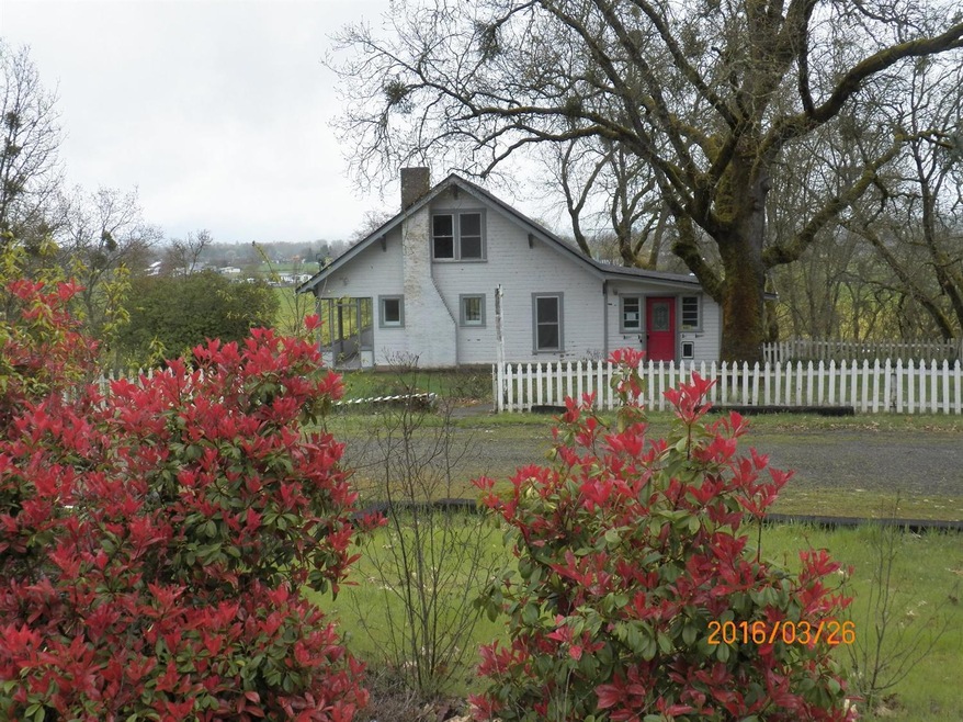 5661 Upper River Rd, Grants Pass, OR 97526 - photo 1