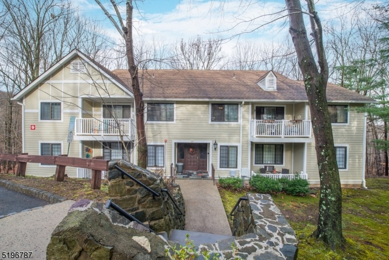 9f Foxwood Dr unit F, Morris Plains, NJ 07950 - photo 1