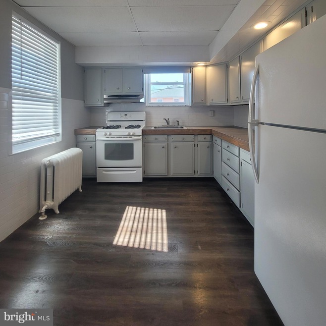 292 N Wycombe Ave unit 2, Lansdowne, PA 19050 - photo 1