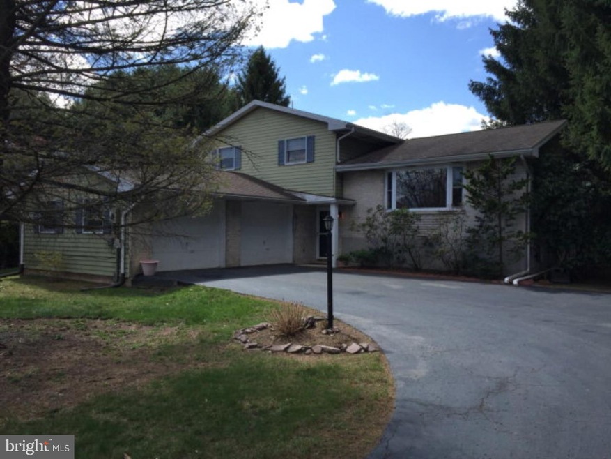 16 Crest Ln, Tamaqua, PA 18252 - photo 1