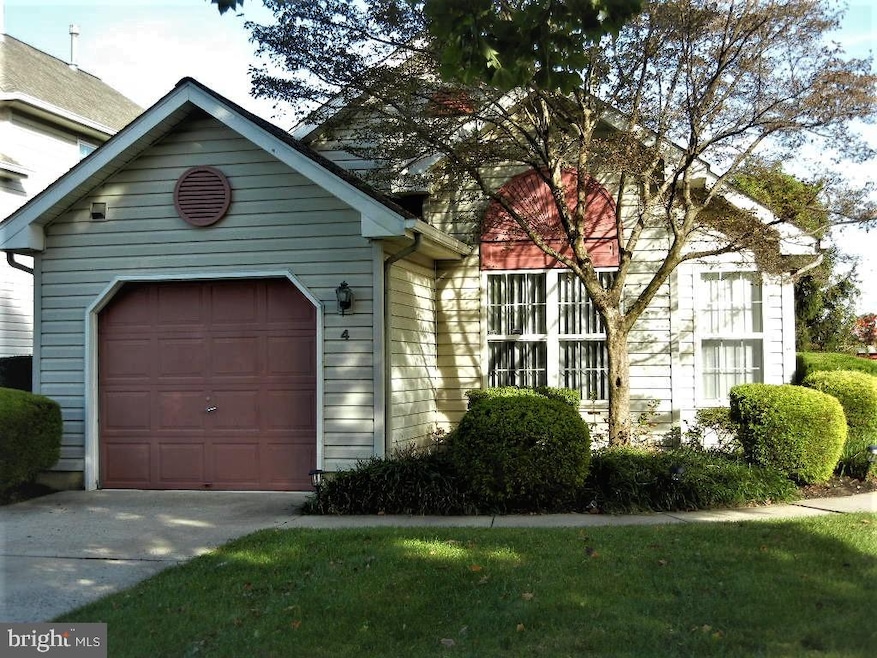 4 Forrestal Dr unit 19, Beverly, NJ 08010 - photo 1