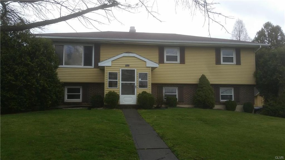 7552 Richard Ln, Bath, PA 18014 - photo 1