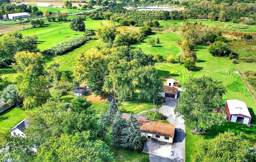 24948 S State Line Rd, Crete, IL 60417 - photo 1