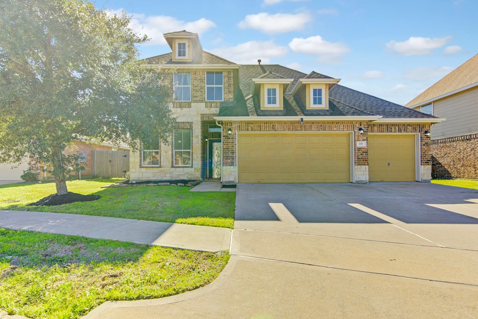 197 Midtown Park Dr, Alvin, TX 77511 MLS 14924243