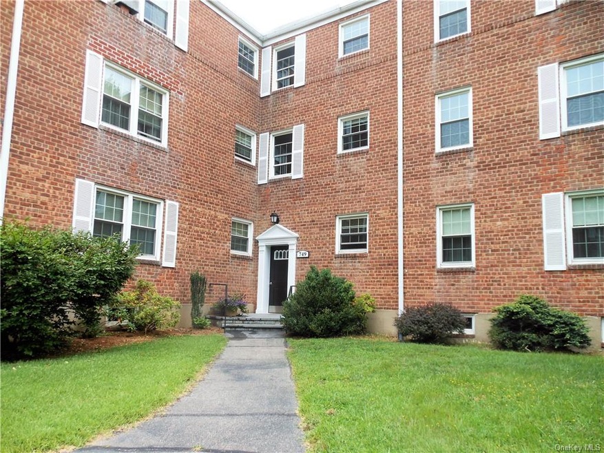 749 North Broadawy