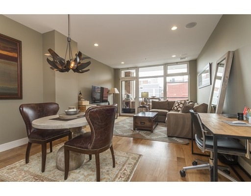 The Mariner Condominiums unit 305, Boston, MA 02109 - photo 1