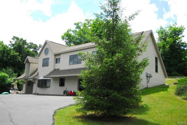 7 Rue de Vin Dr, Marlboro, NY 12542 - photo 1