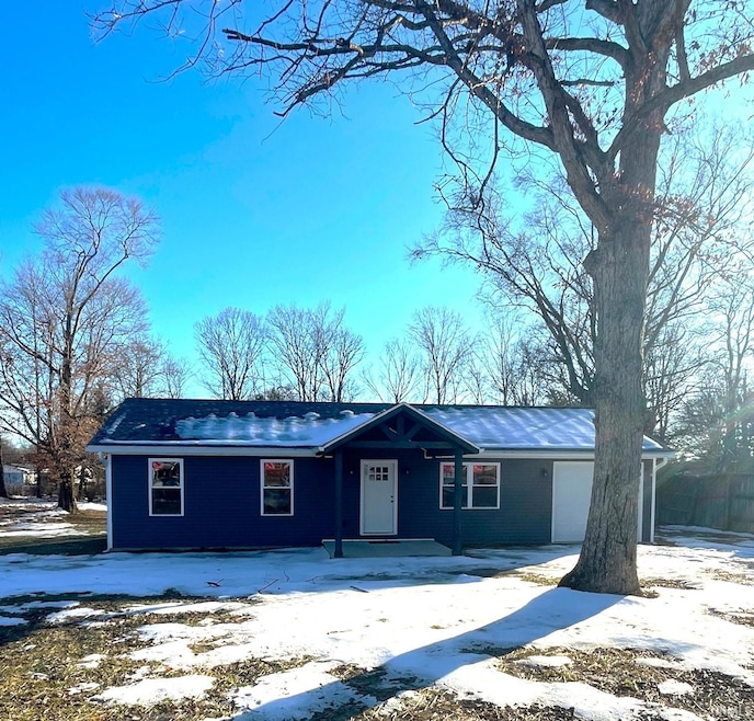 190 Trinton Cir, Bedford, IN 47421 - photo 1