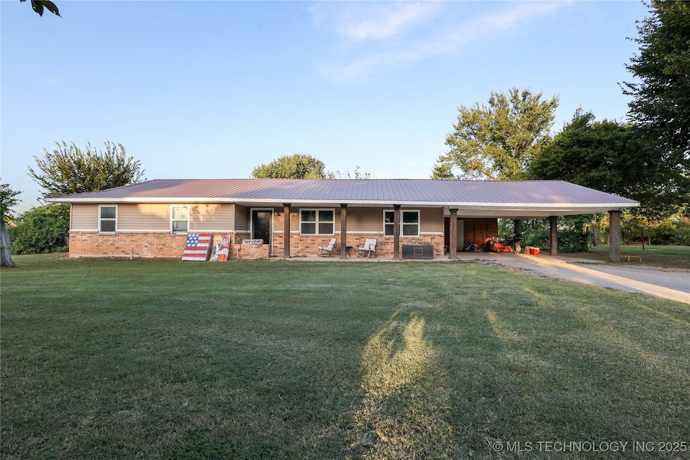 1366 Case Dr, Sulphur, OK 73086 - photo 1