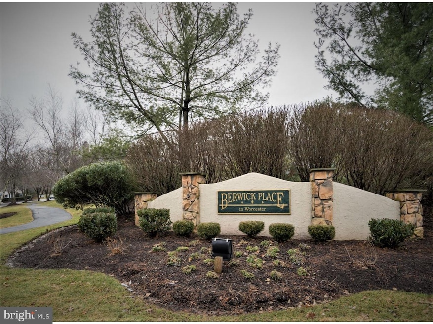 55 Hampton Ct, Norristown, PA 19403 - photo 1