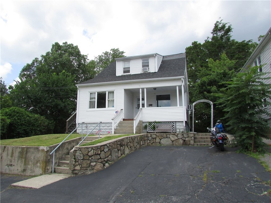 117 Angell Ave, North Providence, RI 02911 - photo 1