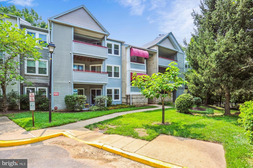 3301 Sir Thomas Dr unit 32, Silver Spring, MD 20904 - photo 1