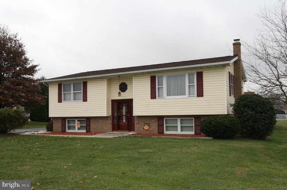 1144 Olive Dr, Greencastle, PA 17225 - photo 1