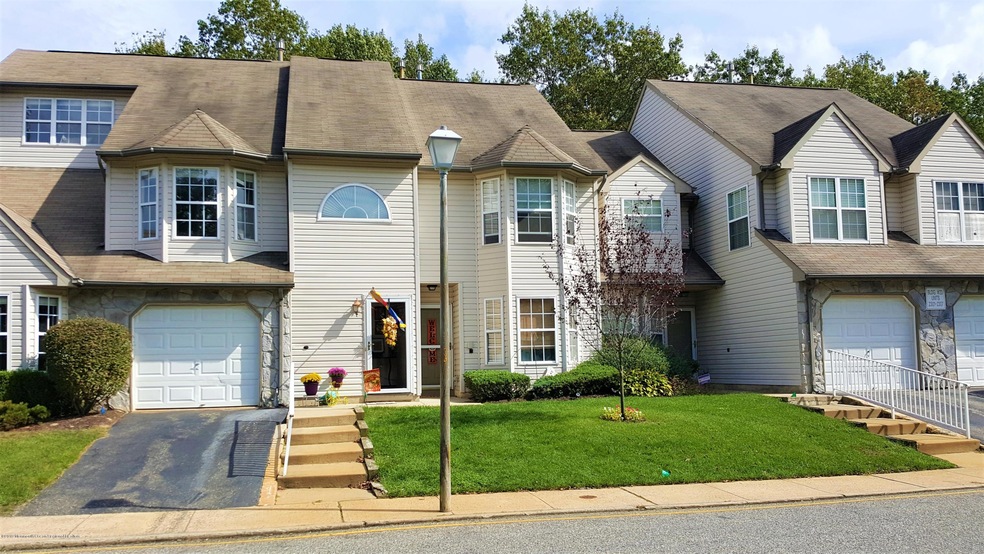 2306grassyhollowextfront