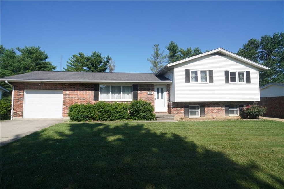 365 Pheasant Run Dr, Batesville, IN 47006 - photo 1