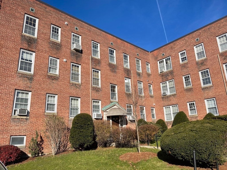 29 Englewood Ave unit 5, Brookline, MA 02445 - photo 1