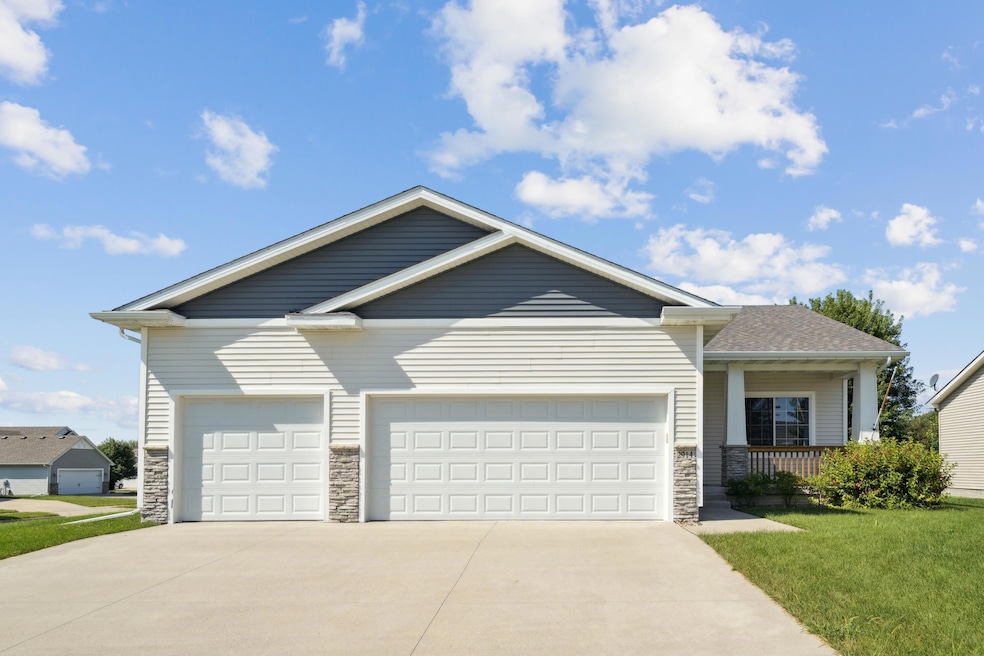 2914 SW Pleasant St, Ankeny, IA 50023 - photo 1