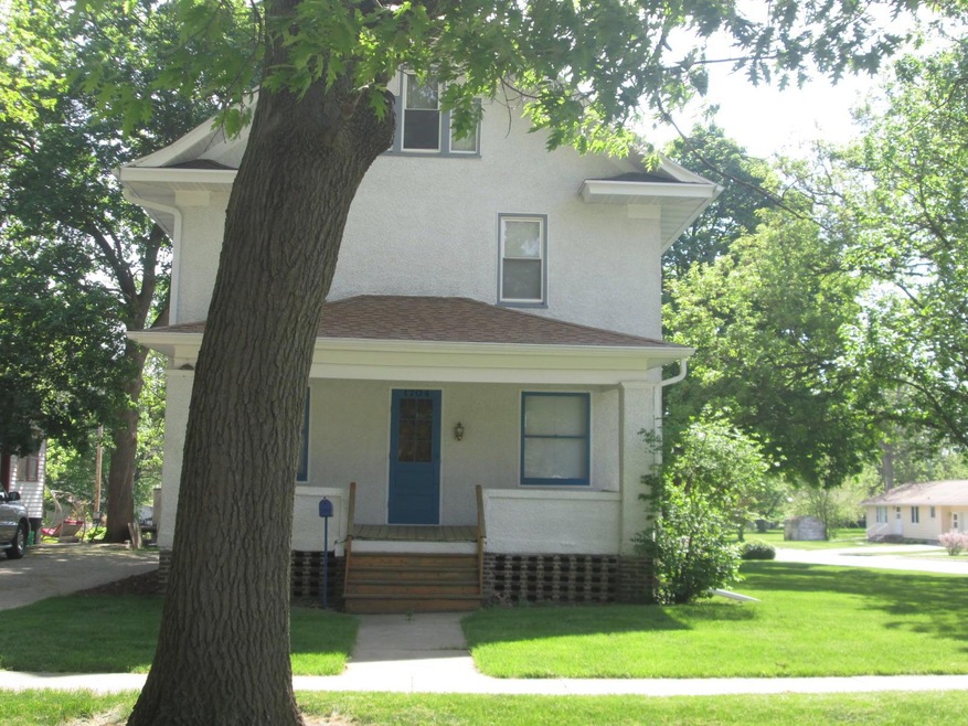 1704 Marshall St-Front