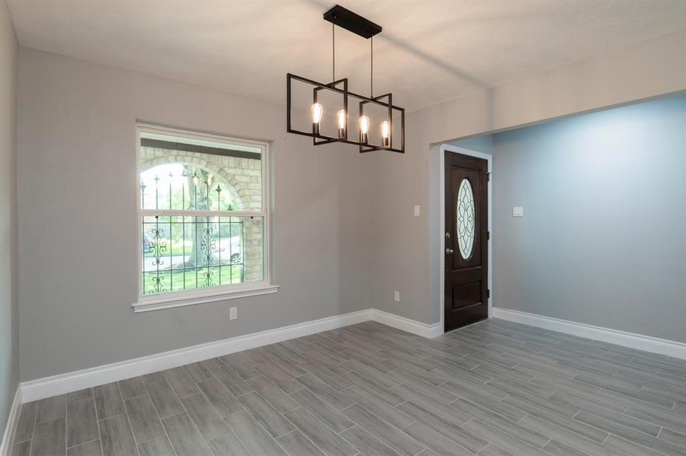 10926 Twig Dr, Houston, TX 77089 - photo 1