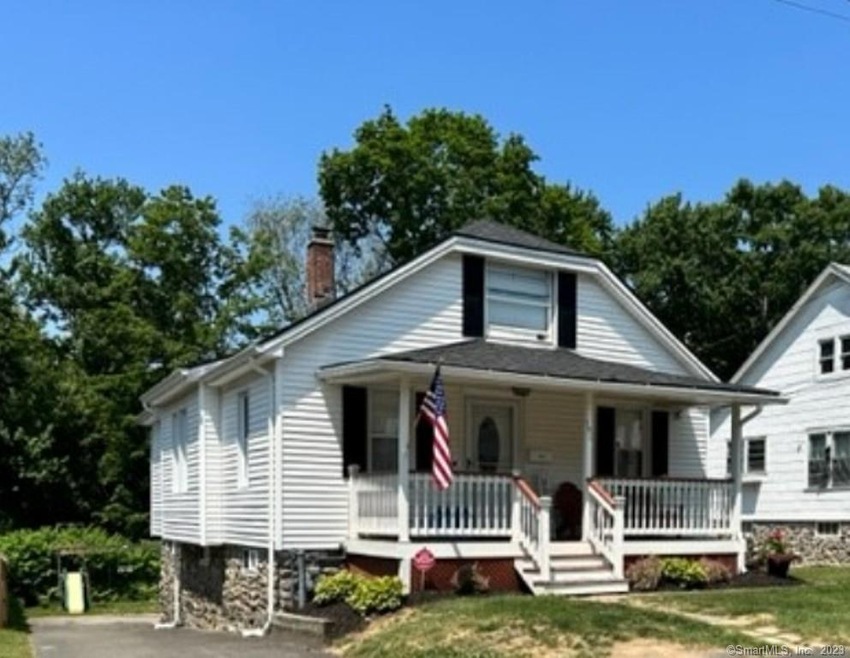 141 Academy Ave, Waterbury, CT 06705 - photo 1