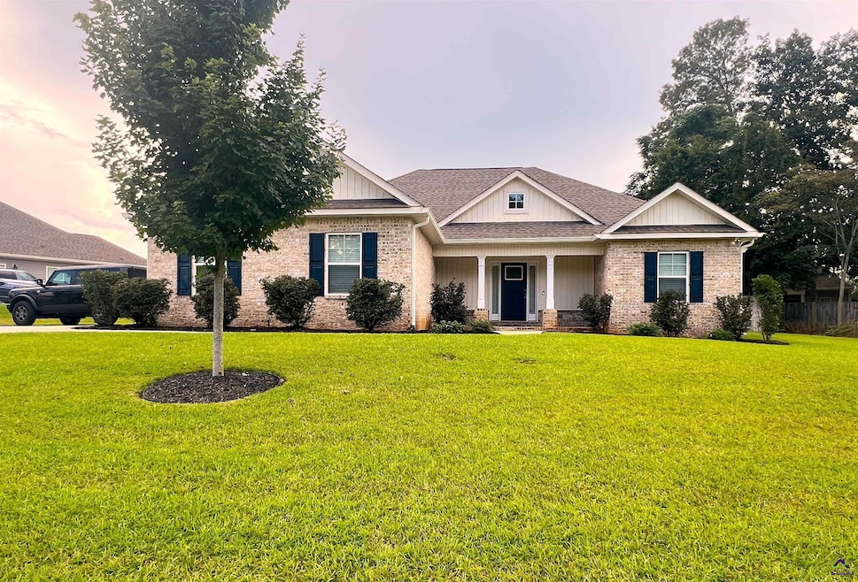 203 Georgian Walk, Byron, GA 31008 - photo 1